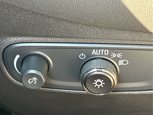Certified 2024 Chevrolet Equinox LT FWD image 19