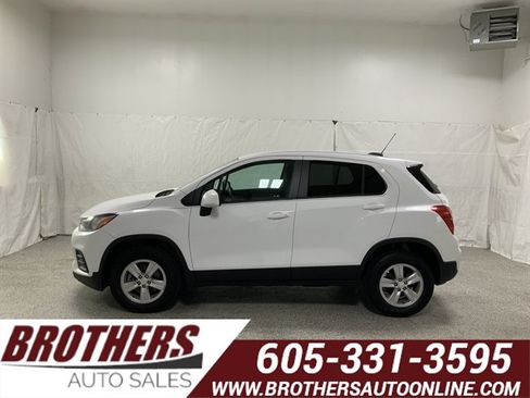Used 2021 Chevrolet Trax LS w/ Tint and Cruise Package AWD/4WD image 1