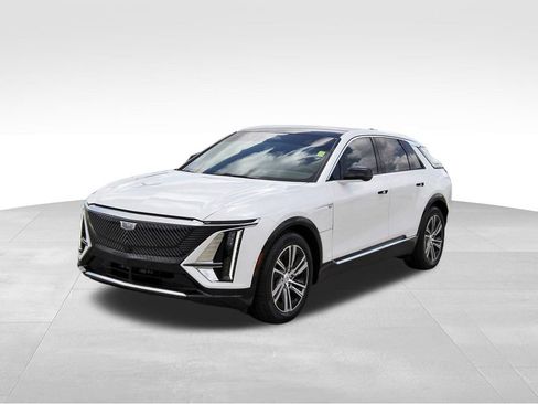 Certified 2025 Cadillac Lyriq Luxury RWD image 2