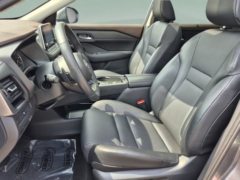 Certified 2023 Nissan Rogue SV w/ SV Premium B Package FWD image 19