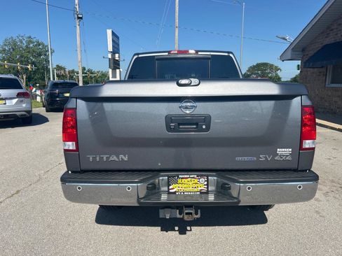 Used 2013 Nissan Titan SV w/ SV Premium Utility Pkg AWD/4WD image 6