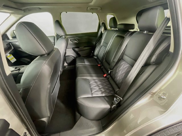 New 2026 Nissan Rogue Platinum AWD/4WD image 15