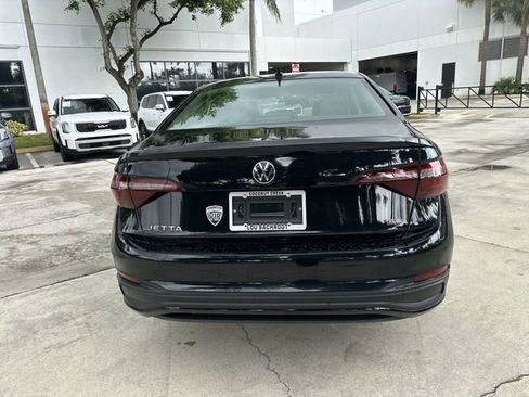 Used 2024 Volkswagen Jetta SE FWD image 17