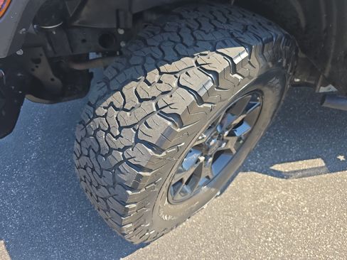 Used 2018 Jeep Wrangler Unlimited Sahara w/ Quick Order Package 24M Moab AWD/4WD image 27