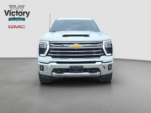 Used 2024 Chevrolet Silverado 3500 LTZ w/ LTZ Plus Package AWD/4WD image 2