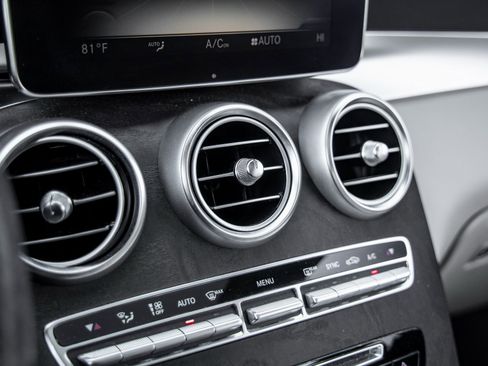 Used 2018 Mercedes-Benz GLC 300 GLC 300 image 27