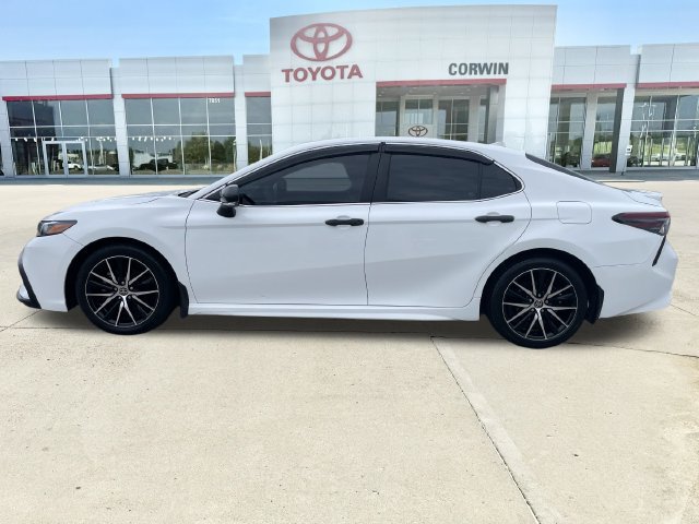 Used 2023 Toyota Camry SE AWD/4WD image 2