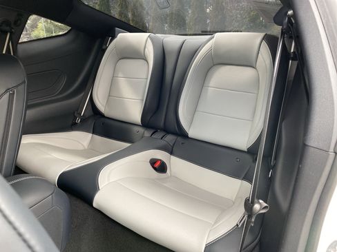 Used 2024 Ford Mustang GT Premium image 8