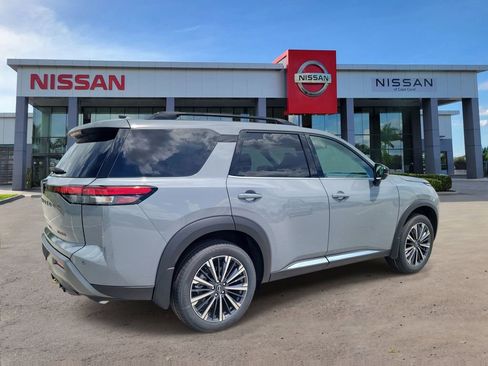 New 2026 Nissan Pathfinder Platinum w/ Cargo Package FWD image 2