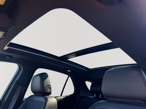 Certified 2024 Chevrolet Equinox RS image 8