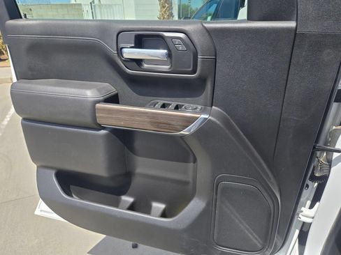 Used 2021 Chevrolet Silverado 1500 LT AWD/4WD image 15