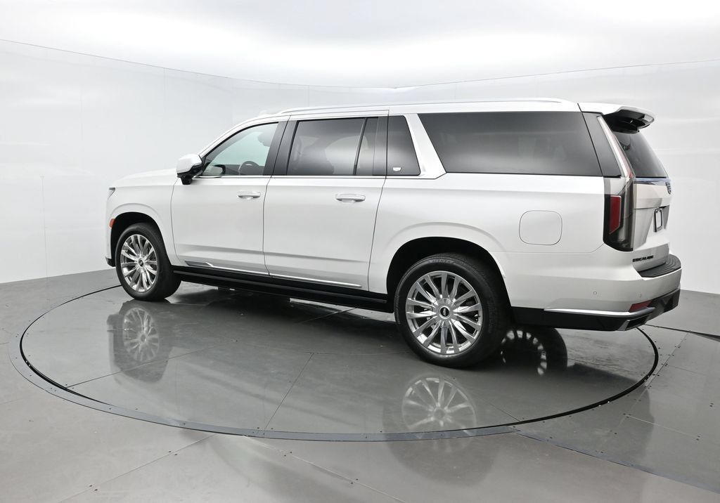 Used 2022 Cadillac Escalade ESV Premium Luxury w/ Performance Package AWD/4WD image 4