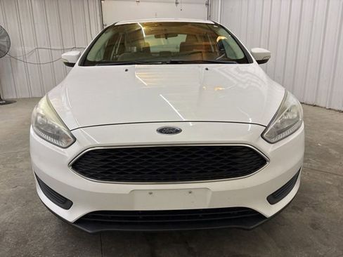 Used 2015 Ford Focus SE w/ Interior Protection Package FWD image 2