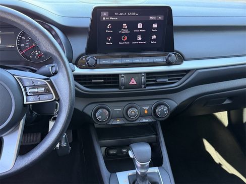 Used 2024 Kia Forte LXS w/ LXS Technology Package image 16