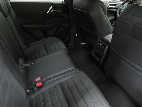 New 2026 Mitsubishi Outlander SE FWD image 20