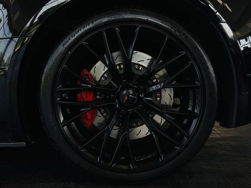Used 2016 Chevrolet Corvette Z06 w/ 2LZ Preferred Equipment Group RWD image 23