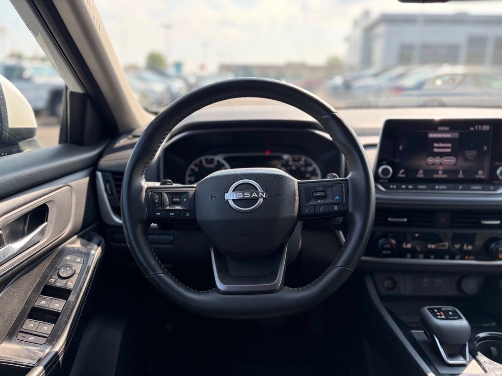 Used 2025 Nissan Rogue SV AWD/4WD image 23