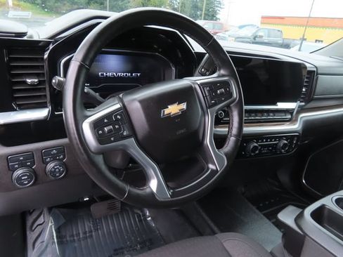 Used 2025 Chevrolet Silverado 2500 LT w/ Convenience Package AWD/4WD image 16