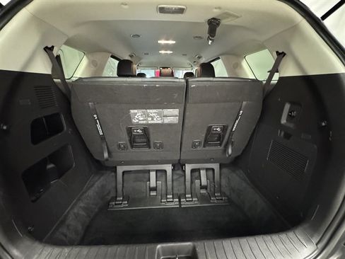 Used 2025 Kia Carnival FWD image 18
