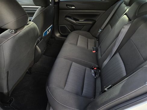 Used 2022 Nissan Altima 2.5 SV w/ SV Premium Package image 11