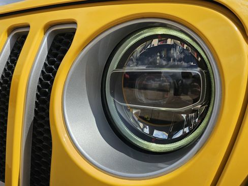 Used 2021 Jeep Wrangler Unlimited Sahara image 12