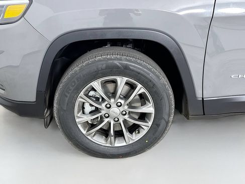 Used 2021 Jeep Cherokee Latitude Lux w/ Mopar Interior Package AWD/4WD image 34