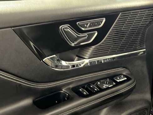 Used 2022 Lincoln Corsair Standard w/ Equipment Group 101A image 13