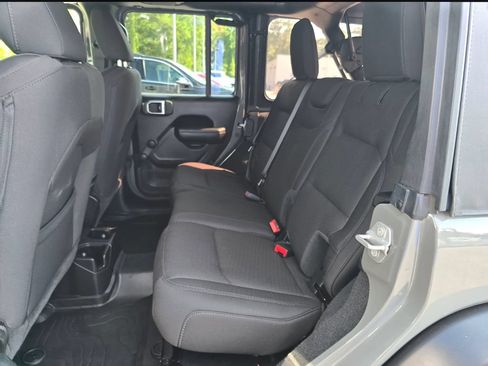Used 2022 Jeep Wrangler Unlimited Sport AWD/4WD image 25