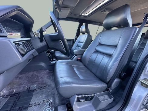 Used 1993 Volvo 940 Wagon 4D image 19
