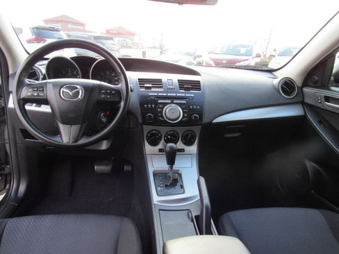 Used 2010 MAZDA MAZDA3 i Touring image 17