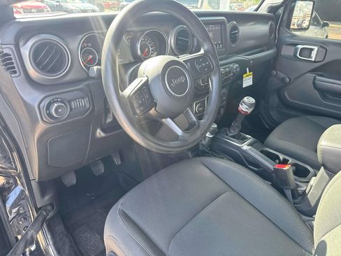 Used 2022 Jeep Wrangler Unlimited Sport image 17