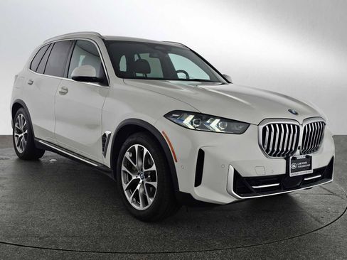 Used 2024 BMW X5 xDrive50e image 7