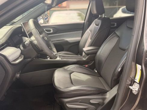 Used 2023 Jeep Compass Latitude image 7