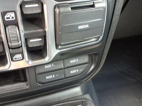 New 2026 Jeep Gladiator Sport AWD/4WD image 6