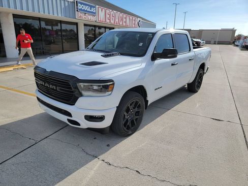 Used 2023 RAM 1500 Laramie AWD/4WD image 1