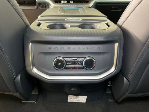 New 2025 Ford Expedition Max Platinum w/ Driver's Package image 19