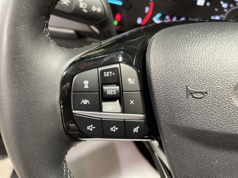 Used 2022 Ford Escape SE w/ SE Sport Appearance Package image 18