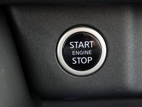 Used 2022 Nissan Rogue Platinum w/ Head-Up Display Package image 17