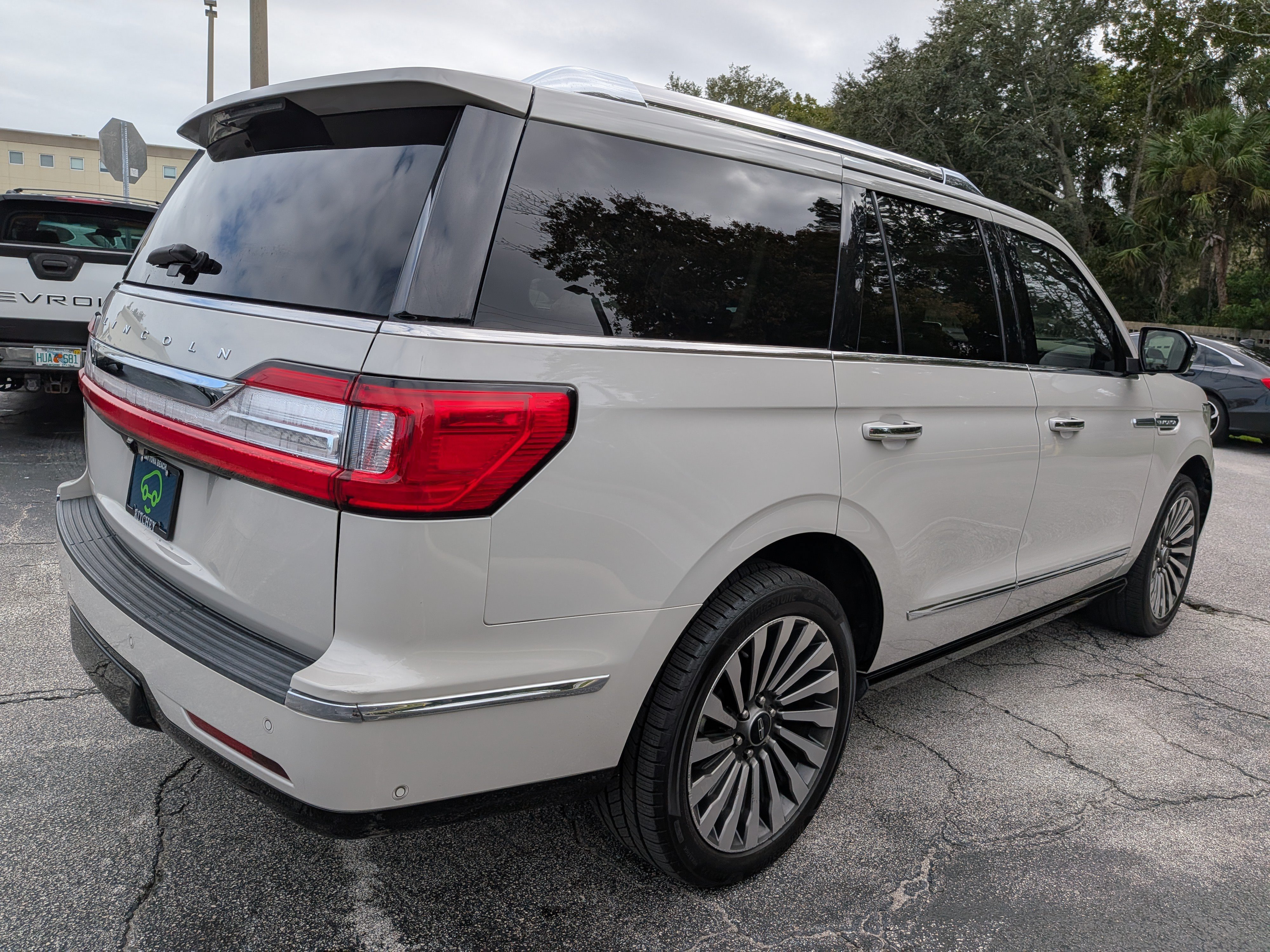 Used 2019 Lincoln Navigator Reserve AWD/4WD image 4
