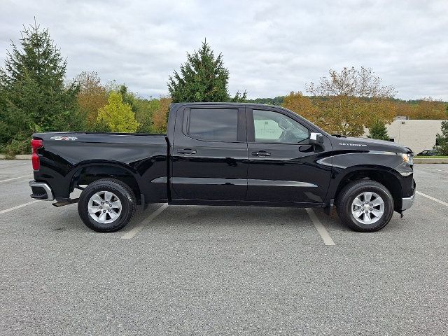 Used 2025 Chevrolet Silverado 1500 LT AWD/4WD image 7
