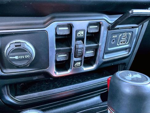 Used 2021 Jeep Wrangler Unlimited Sahara w/ Cold Weather Group image 33