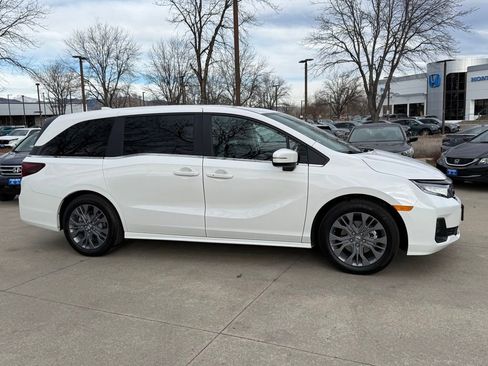 Certified 2026 Honda Odyssey Touring image 3