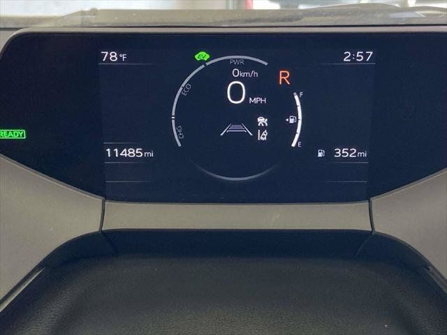 Certified 2025 Toyota Prius LE FWD image 29