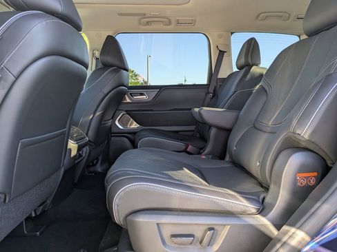 New 2025 INFINITI QX80 Sensory image 16