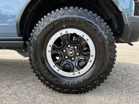 Used 2024 Ford Bronco Badlands AWD/4WD image 16