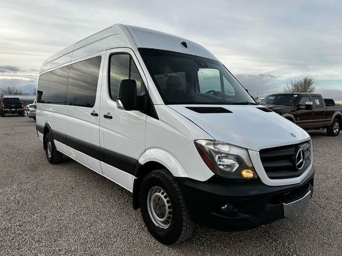Used 2014 Mercedes-Benz Sprinter 2500 image 1