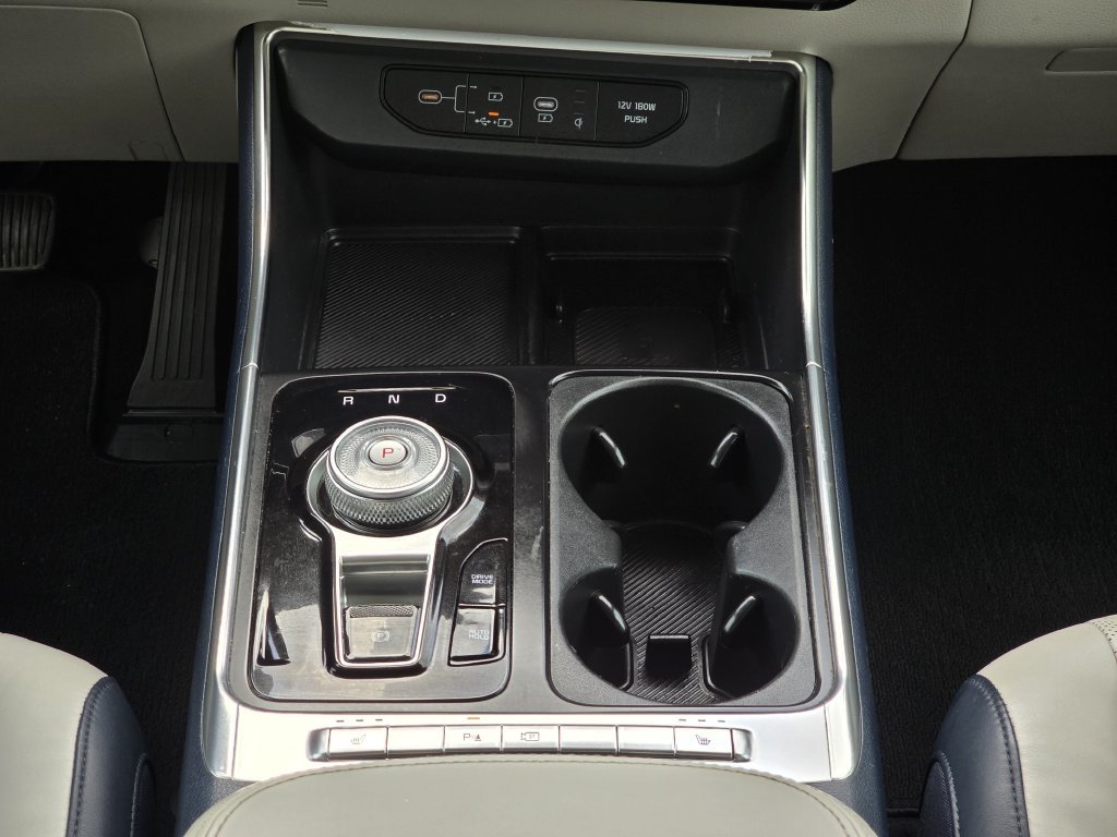Certified 2025 Kia Carnival EX FWD image 26