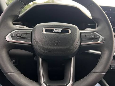 Used 2023 Jeep Compass Latitude AWD/4WD image 21