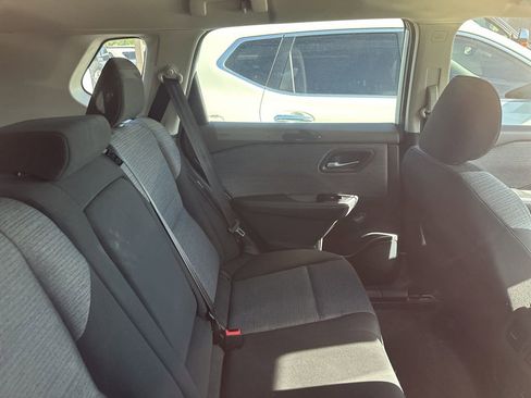 Used 2021 Nissan Rogue SV FWD image 13