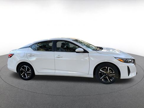 Used 2025 Nissan Sentra SV image 8